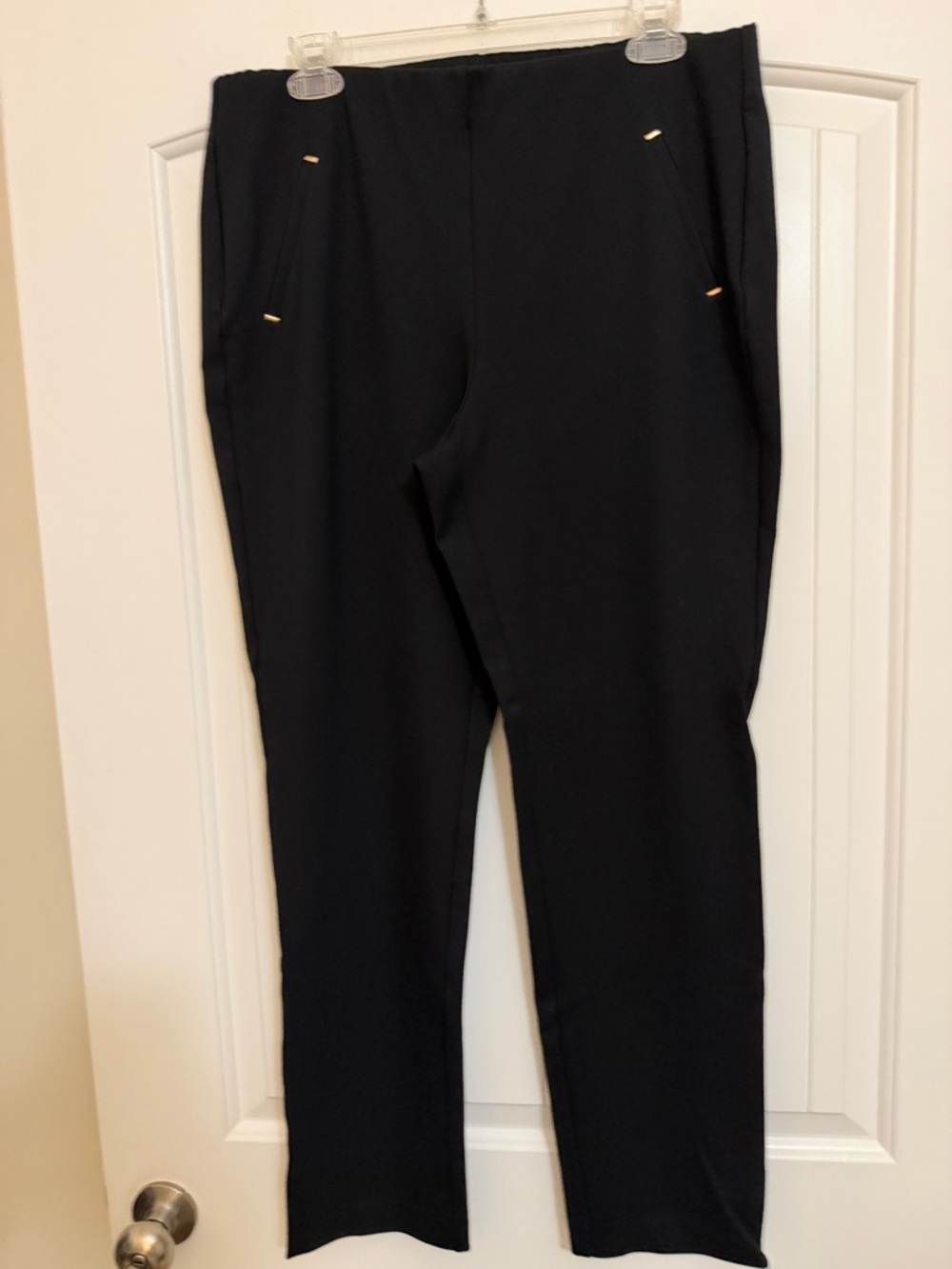 Chico's Black Women's Juliet Ponte Stretch Pants Sz 2R (12R) Gold pocket trim